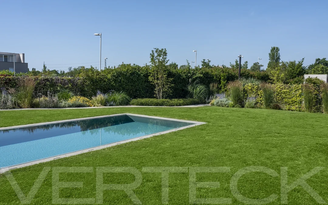Villa moderna con giardino di pregio