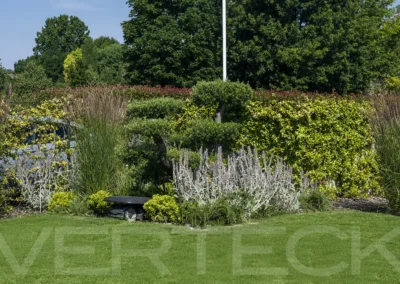 Villa moderna con giardino di pregio
