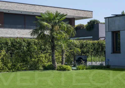 Villa moderna con giardino di pregio