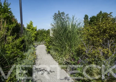 Villa moderna con giardino di pregio